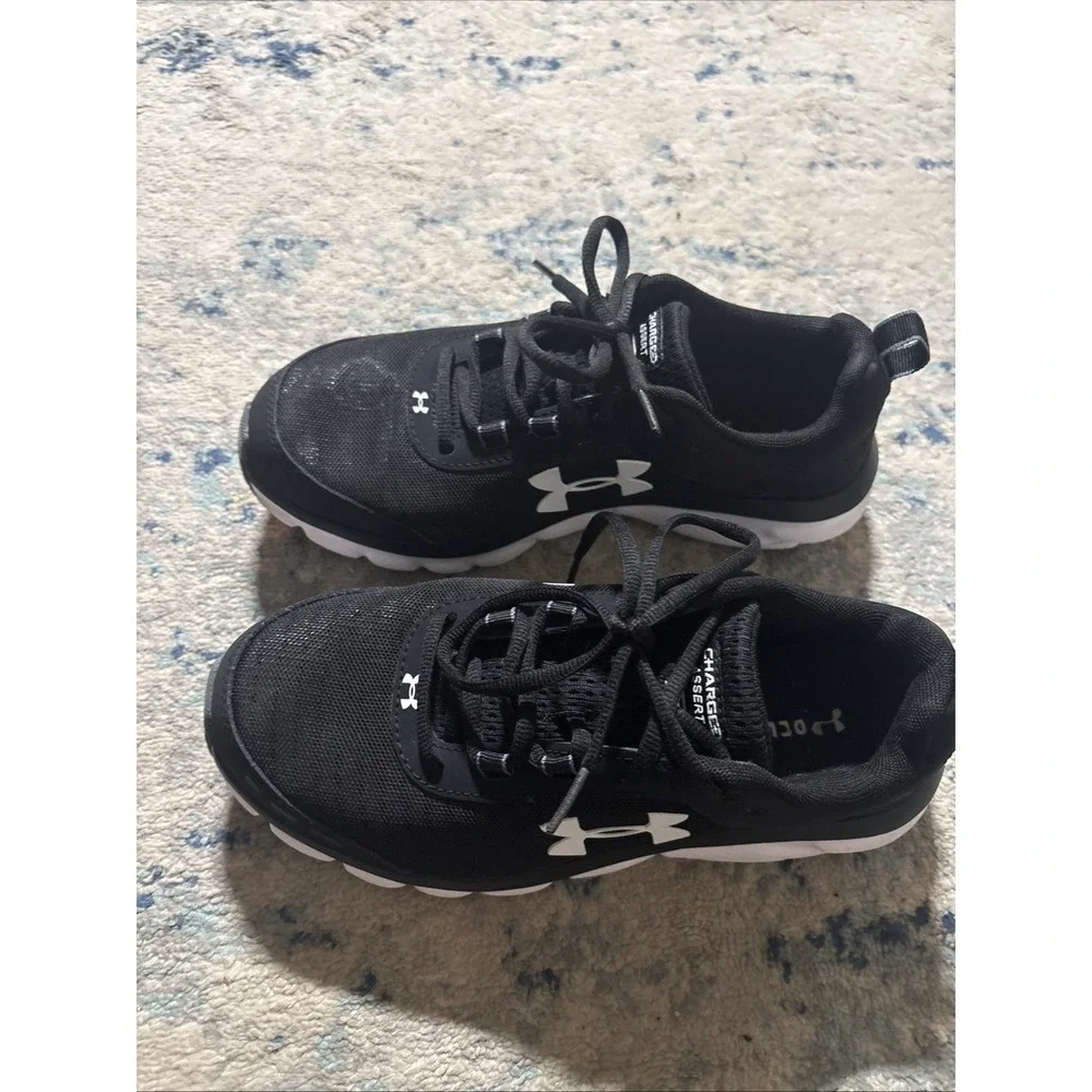 Under Armour Charged Assert 9 Black White Sneaker Wm's Sz 9 Excellent Condition